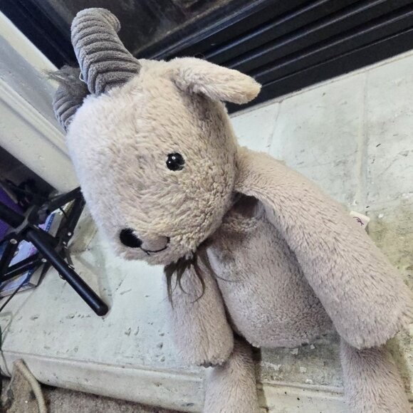 Scentsy Buddy Glendon the Goat 45cm - Retired - No Box with Scent pouch included - Picture 5 of 12